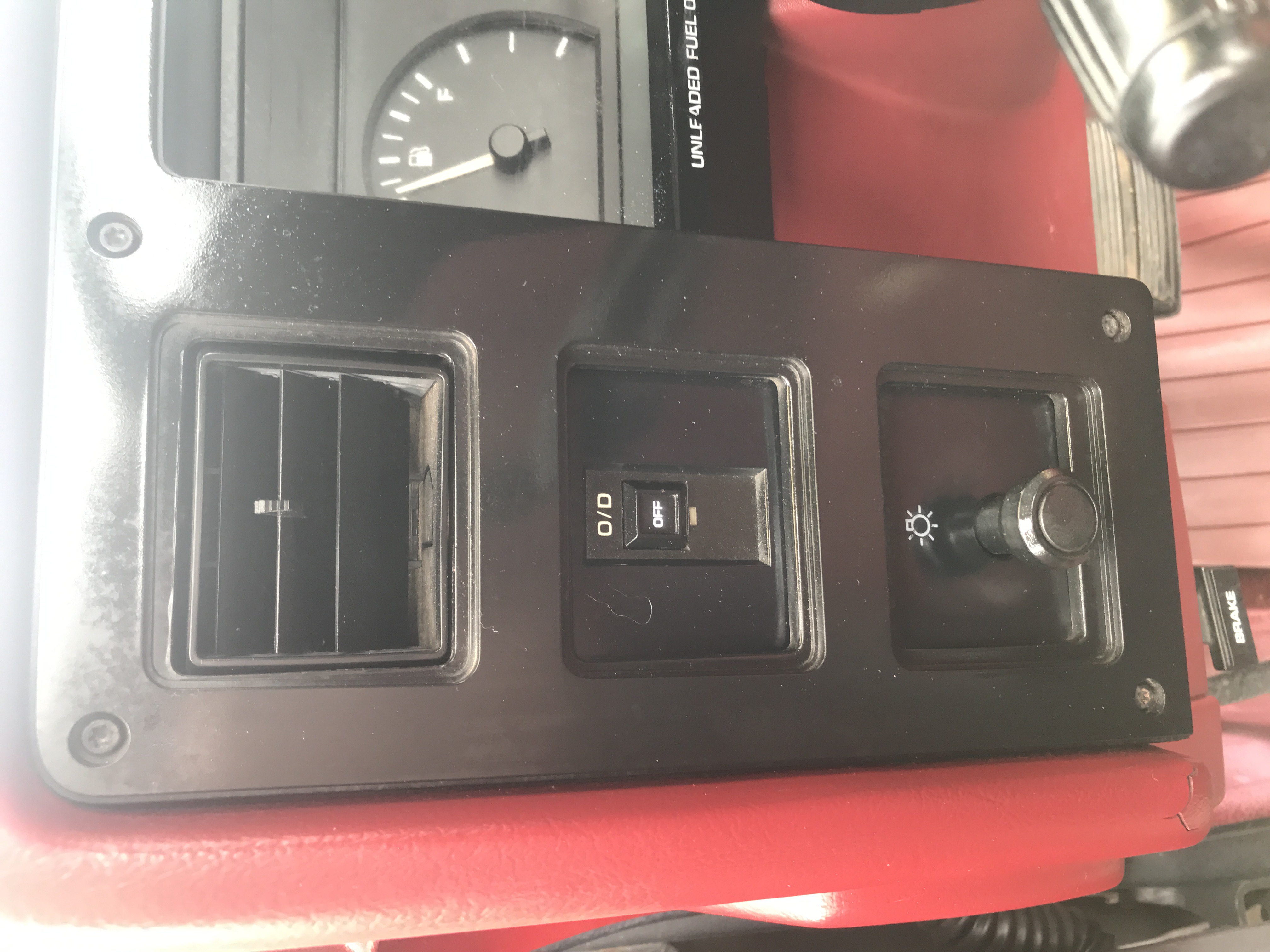 1991 Dodge Dakota Pickup ONE OWNER 117K 8 foot bed and roomy bench seating NICE — photo 56